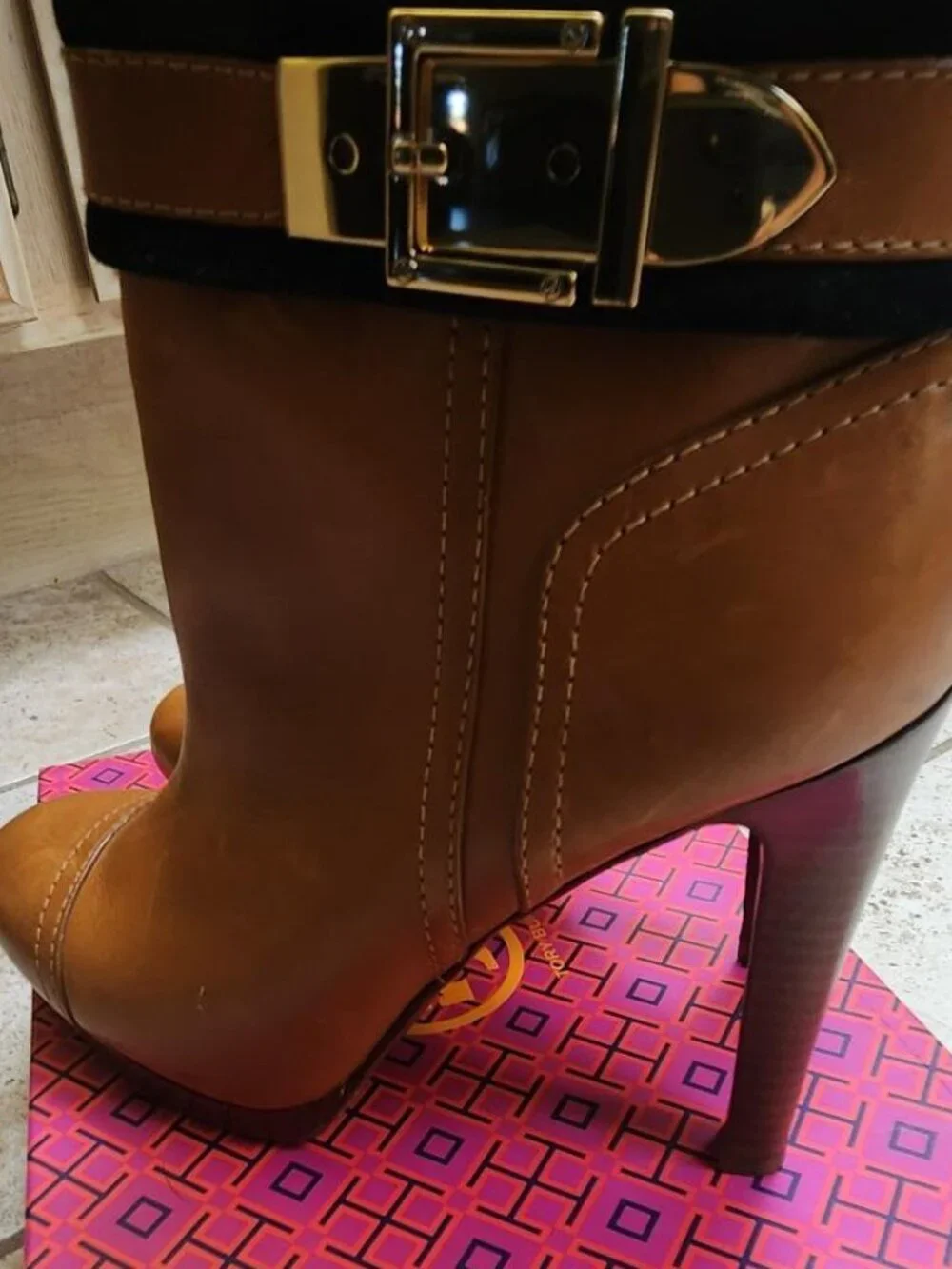Tory Burch Brown Leather Ankle Boots Gold Buckle High Heel Size 9.5